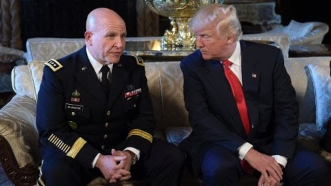 General mini yubkalı qızı göstərdi, Tramp dərhal ordu yeritməyi qərara aldı