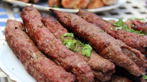 Restoran və dönərxanalarda əhaliyə at-eşşək əti yedizdirilir - AÇIQLAMA   