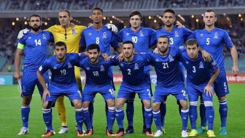 Futbol &uuml;zrə millimiz GERİLƏDİ