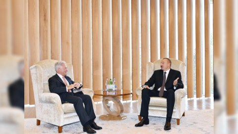 İlham Əliyev britaniyalı naziri və yaponiyalı rəsmini qəbul etdi