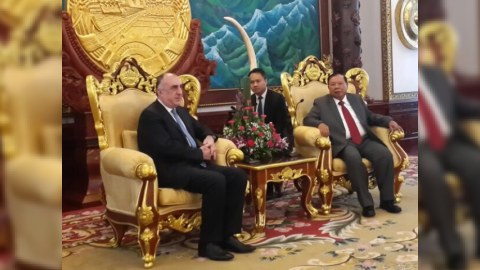 Elmar Məmmədyarov Laos prezidenti ilə görüşüb