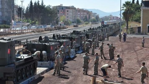 Türkiyə Suriyaya girir - 25 min hərbçi ilə
