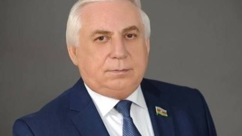 Hadı Rəcəbli şeyxi müdafiə etdi: “Belə də mənəviyyatsızlıq olar?”