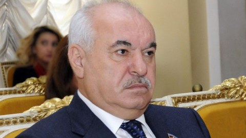 Elton Məmmədov bacısının işdən çıxarılması haqda danışdı   