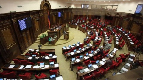 Erməni deputat Bakıya necə gəlmələrindən DANIŞDI