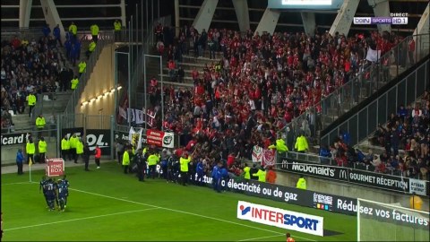Fransada  futbol oyununda tribuna çökdü: 26 yaralı