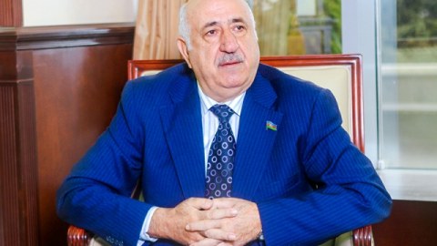 Deputat Yevda Abramov: “Gəlib siqaret çəkir, laqqırtı vurur, qeybət edib, gedirlər” - MÜSAHİBƏ   