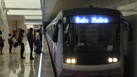 Metroda qatarlar pik saatlarda niyə depoya gedir? - RƏSMİ CAVAB