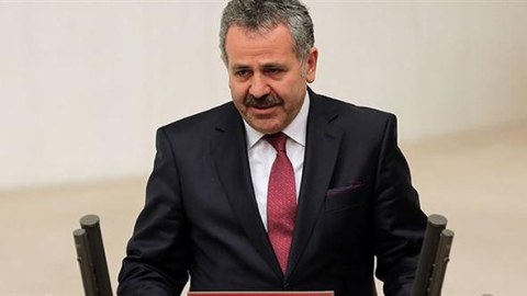Ərdoğanın m&uuml;şaviri istefa verdi