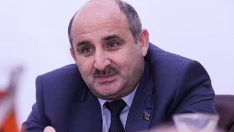 Deputat sükan arxasında söhbətə görə cəzadan DANIŞDI