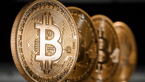 Yeni valyuta: Bitkoin - ilk virtual pul vahidini alaq, yoxsa almayaq?..