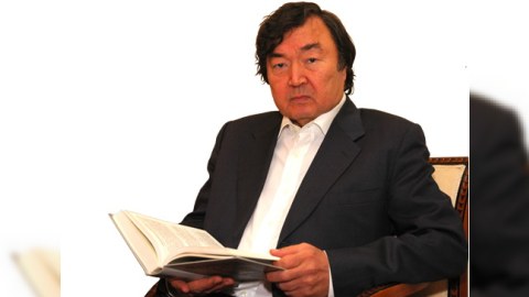 Bakının məşhur qonaqları: Qaldığı yer atəşə tutulan, restoranda soyulan Oljas Süleymanov - LAYİHƏ