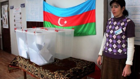 Bələdiyyə se&ccedil;kilərində namizədin yaş həddi g&ouml;t&uuml;r&uuml;l&uuml;r