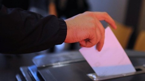 Azərbaycanda prezidentliyə namizədlərlə bağlı tələb dəyişdirilir