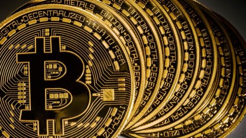 Azərbaycanda ilk virtual pul vahidi-bitcoinə maraq artır