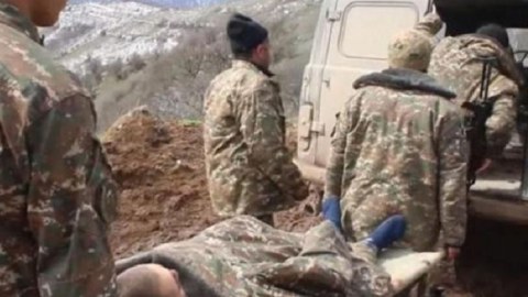 İki erməni əsgər döyüş postunda yaralandı
