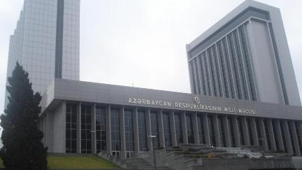 Deputat İstanbula gedir