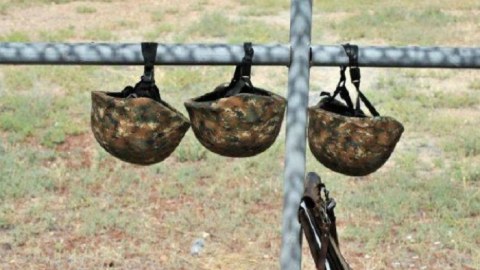 Ermənistan ordusunda n&ouml;vbəti FƏRARİLİK&nbsp;&nbsp;&nbsp;&nbsp;