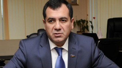 “4600 məcburi köçkün qəzalı binada yaşayır, kişi ilə qadın eyni tualet növbəsində dayanır”