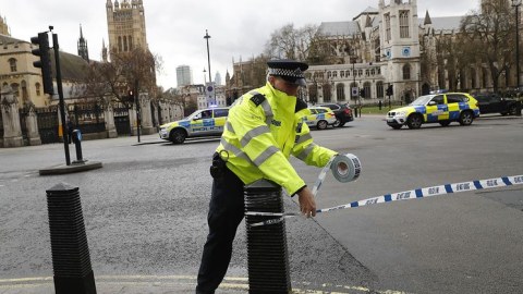 Londonda silahlı insident