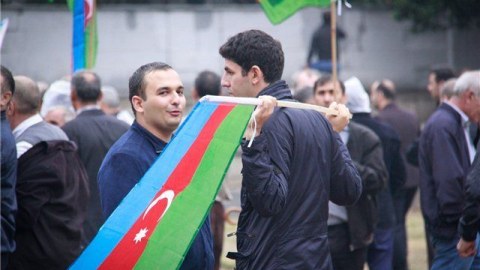 Müxalifət partiyaları qəpiyə güllə atır   