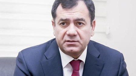 Q&uuml;drət Həsənquliyevdən AzTV və İTV-yə ittiham: &ldquo;He&ccedil; bir &uuml;st&uuml;nl&uuml;kləri yoxdur&rdquo;