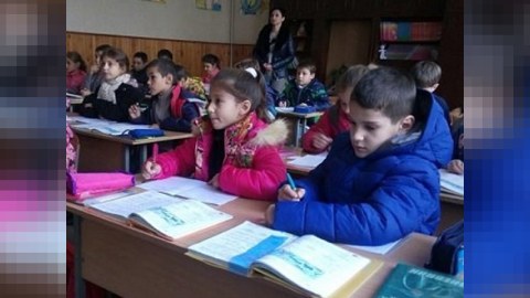 Bakıda k&ouml;&ccedil;k&uuml;n məktəbi&nbsp;BUZ BAĞLAYIB - Təhsil ş&ouml;bəsi: &ldquo;Problemdən xəbərdarıq&rdquo;