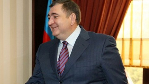 Fazil Məmmədov üç vəzifəni özündə saxlayır...   