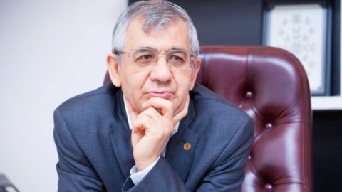 Hamlet İsaxanlı Xəzər Universitetinin tələbələrinə əlçatandırmı...