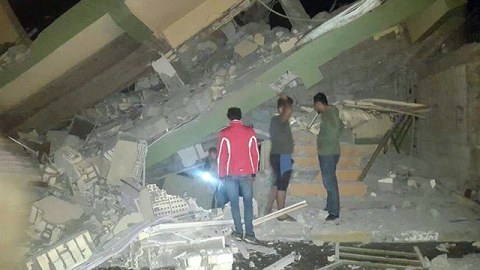 İranda zəlzələ nəticəsində 18 nəfər xəsarət aldı