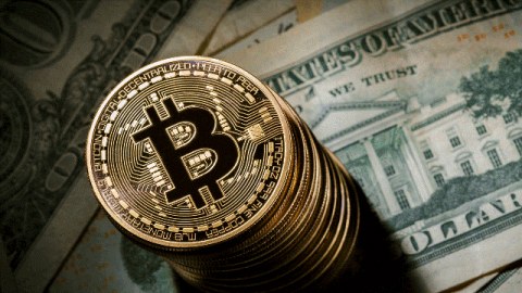 Bitcoinə sərmayə qoymaq, qumar oynamaq qədər risklidir