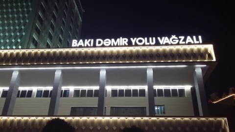 Bakı Dəmir Yolu Vağzalında bomba həyəcanı - Vağzal boşaldılıb, bilet satışı dayanıb
