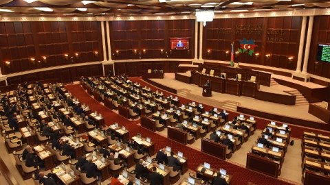 Deputatlardan Milli Məclisin İntizam Komissiyasının tərkibi ilə bağlı TƏKLİF