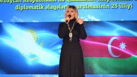 Azərbaycanlı m&uuml;ğənnilər Qazaxıstanda konsert verdilər - FOTO