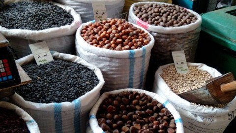 Bakıda alçanın dənəsi 15 manata satılan bazardan REPORTAJ   
