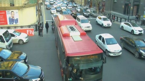 Bakının bəzi yollarında tıxac yarandı - SİYAHI