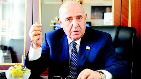 Əhliman Əmiraslanov: “Ya­lan­çı in­san­lar­la heç aram yox­dur” - MÜSAHİBƏ   