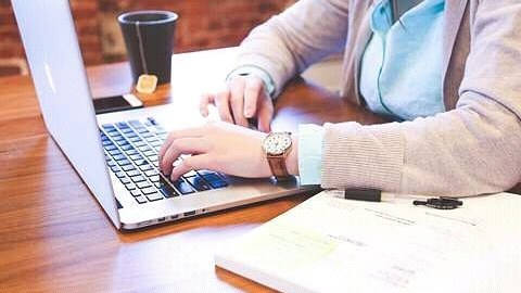 4-cü kurs tələbələri iş axtarırlar - “Bu təhsillə ancaq kənd məktəblərini qane edərəm”   