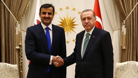 Prezident əmirlə 2 saat yarım bağlı qapı arxasında...