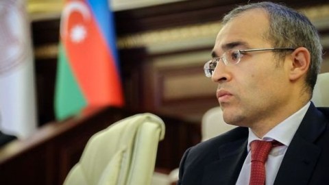 Yeni vergilər naziri “Naz-Lifan”dan istifadə edir