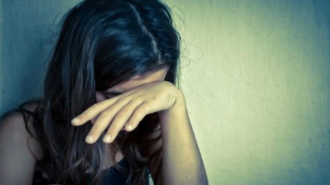 İş yerində seksual təzyiqə məruz qalan qadınlar - Onları susmağa məcbur edən SƏBƏBLƏR