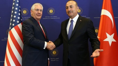 Çavuşoğlu ABŞ-lı həmkarı ilə İraqdakı vəziyyəti müzakirə etdi