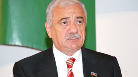 Səttar Möhbalıyev yenidən Həmkarlar Konfederasiyasına sədr seçildi