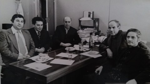 Adamın kölgəsi öz üstünə düşmür
