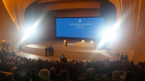 YAP-ın qurultayında təşkilati məsələlərə baxılmadı   