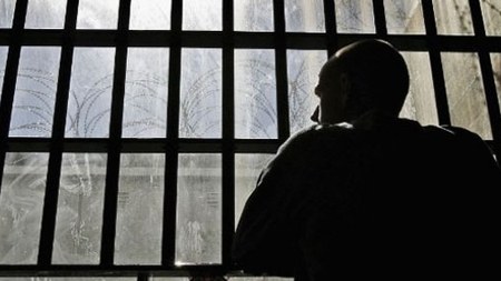 Ömürlük məhkumun bacısı: “Atam qardaşımın xiffətindən öldü, anamın da gözü tutuldu” - MÜSAHİBƏ