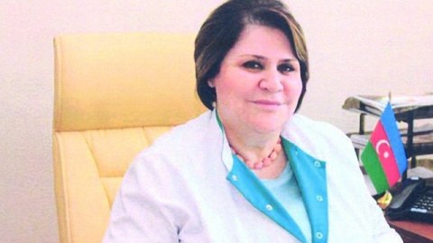 Neftçilər Xəstəxanasından çıxarılan Leyla Seyidbəyova Doğum evinə baş həkim gətirildi