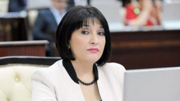 Deputat Br&uuml;sselə GEDİR