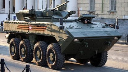 Ruslar suda üzə bilən tank yaradıblar - FOTO