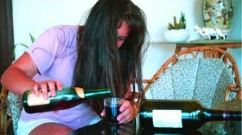 Azərbaycandakı narkoman və alkoqoliklərin rəsmi sayı a&ccedil;ıqlandı - 1500-&uuml; qadınlardır